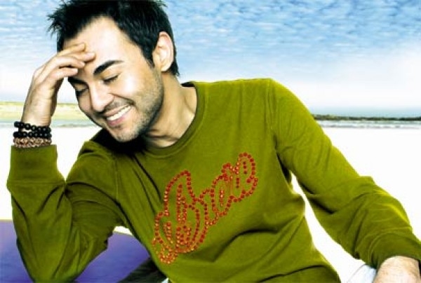 serdar ortaç bakışı