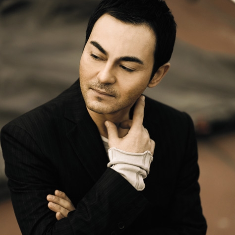 serdar ortaç bakışı