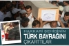 şehit in tabutundaki türk bayrağını çıkarttılar / #288114