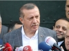 tayyip konuşurken arkasında devamlı sıratan adam / #459067
