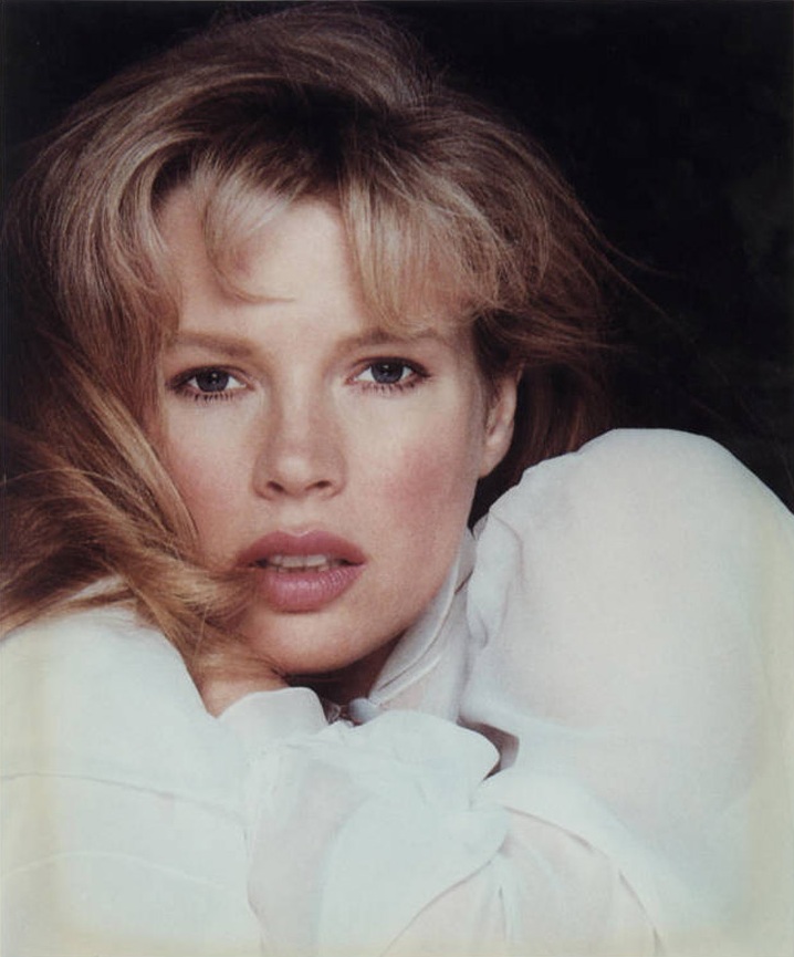 Kim Basinger 496902 Uludağ Sözlük Galeri