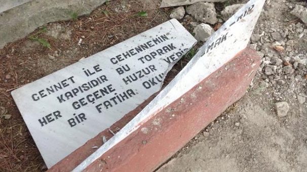 mezarlığa allah yok din yalan yazmak