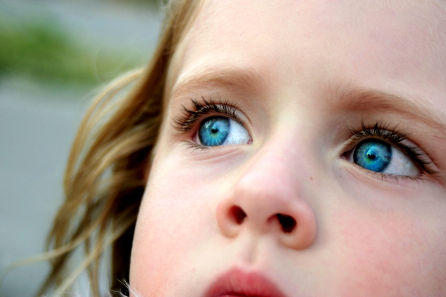 You have beautiful eyes. Глаза ребенка. Голубоглазые люди. Голубые глаза. Синие глаза.